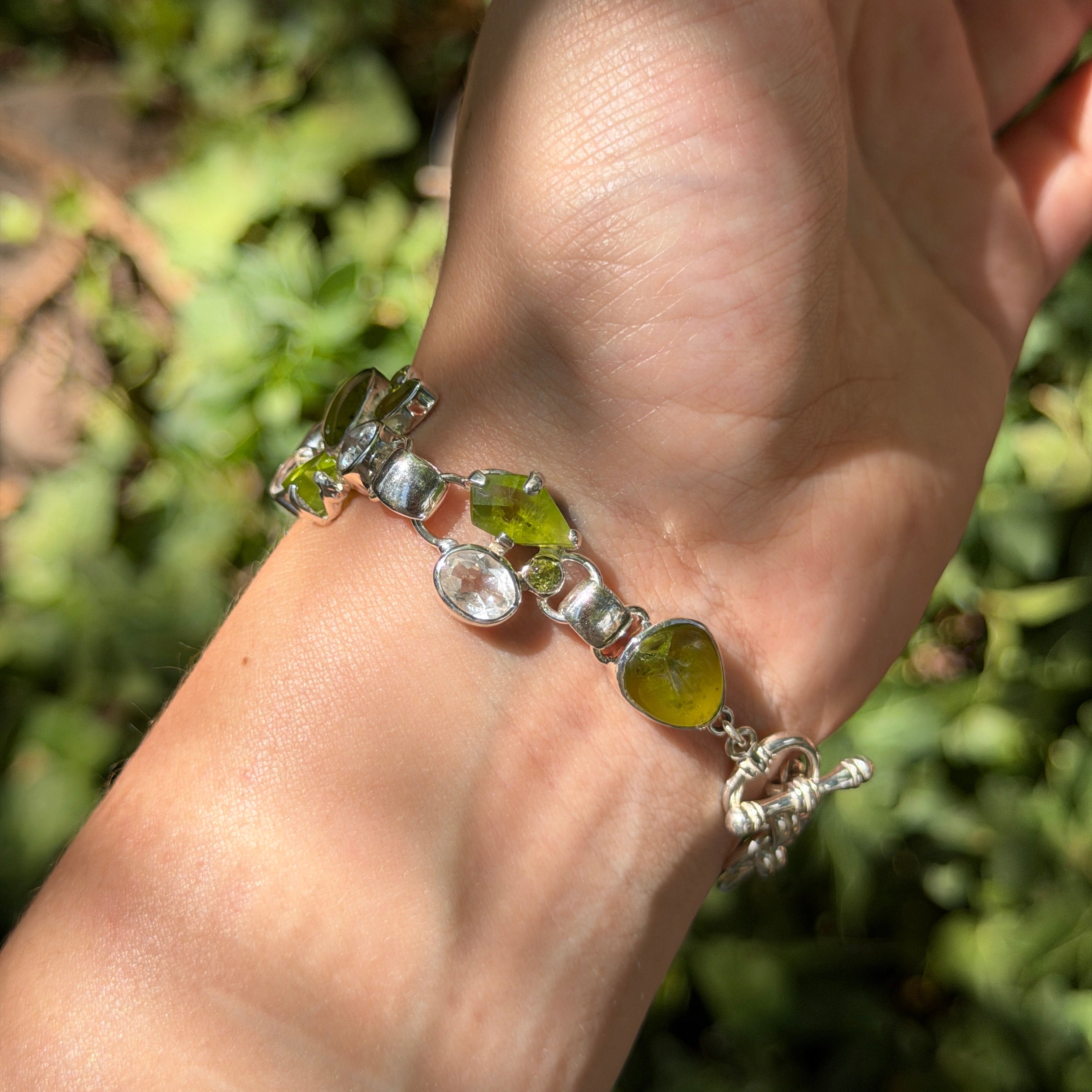 Starbrorn Airizona Peridot Snake Head Bracelet in Sterling Silver