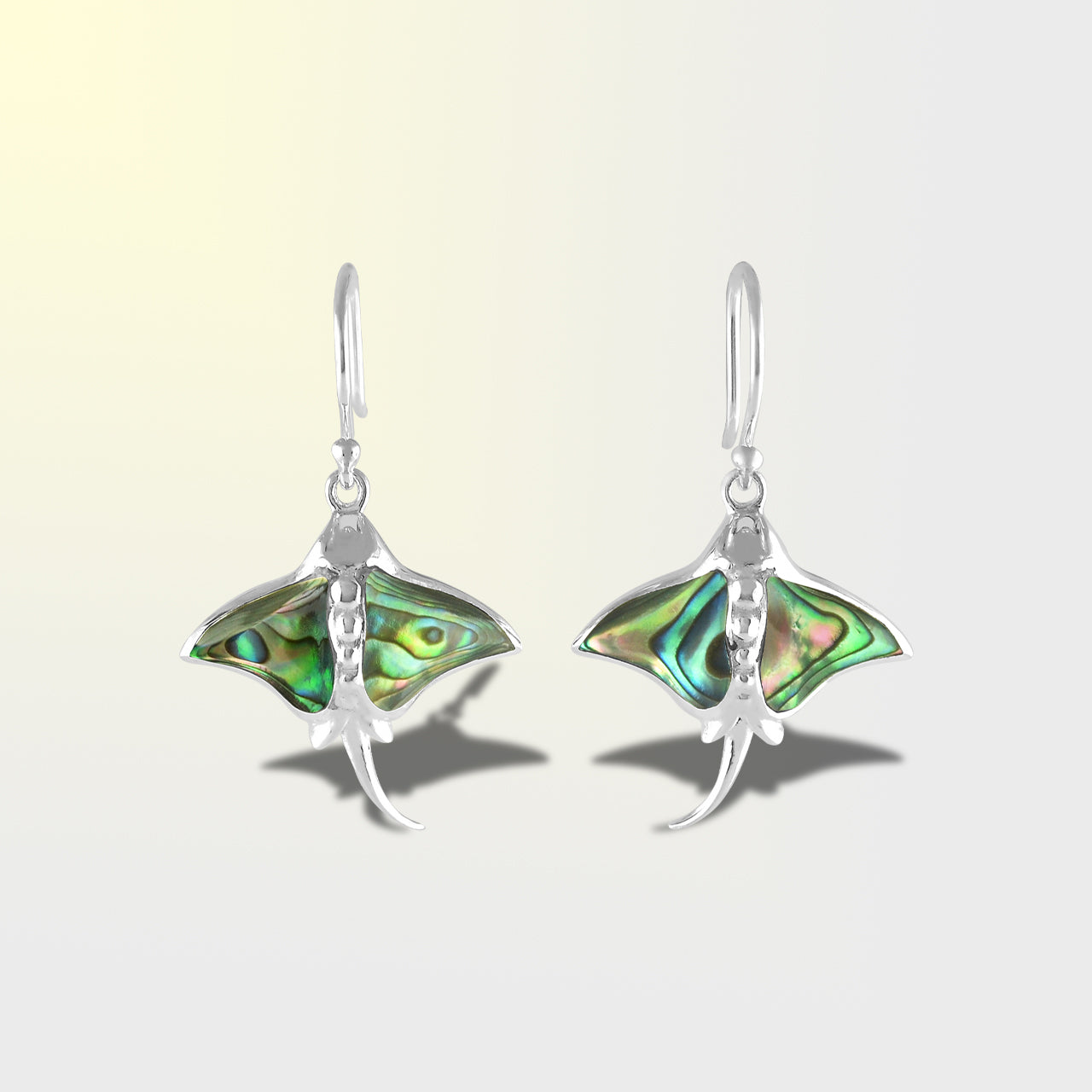 Pendientes de mantarraya con piedras preciosas de Starborn en plata de ley