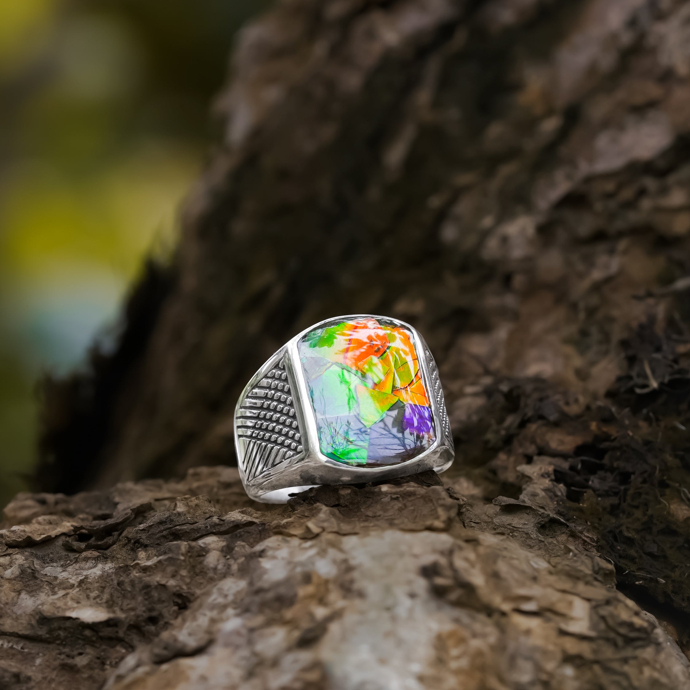 Starborn – Kissenförmiger Ring mit Ammolit-Inlay aus Sterlingsilber