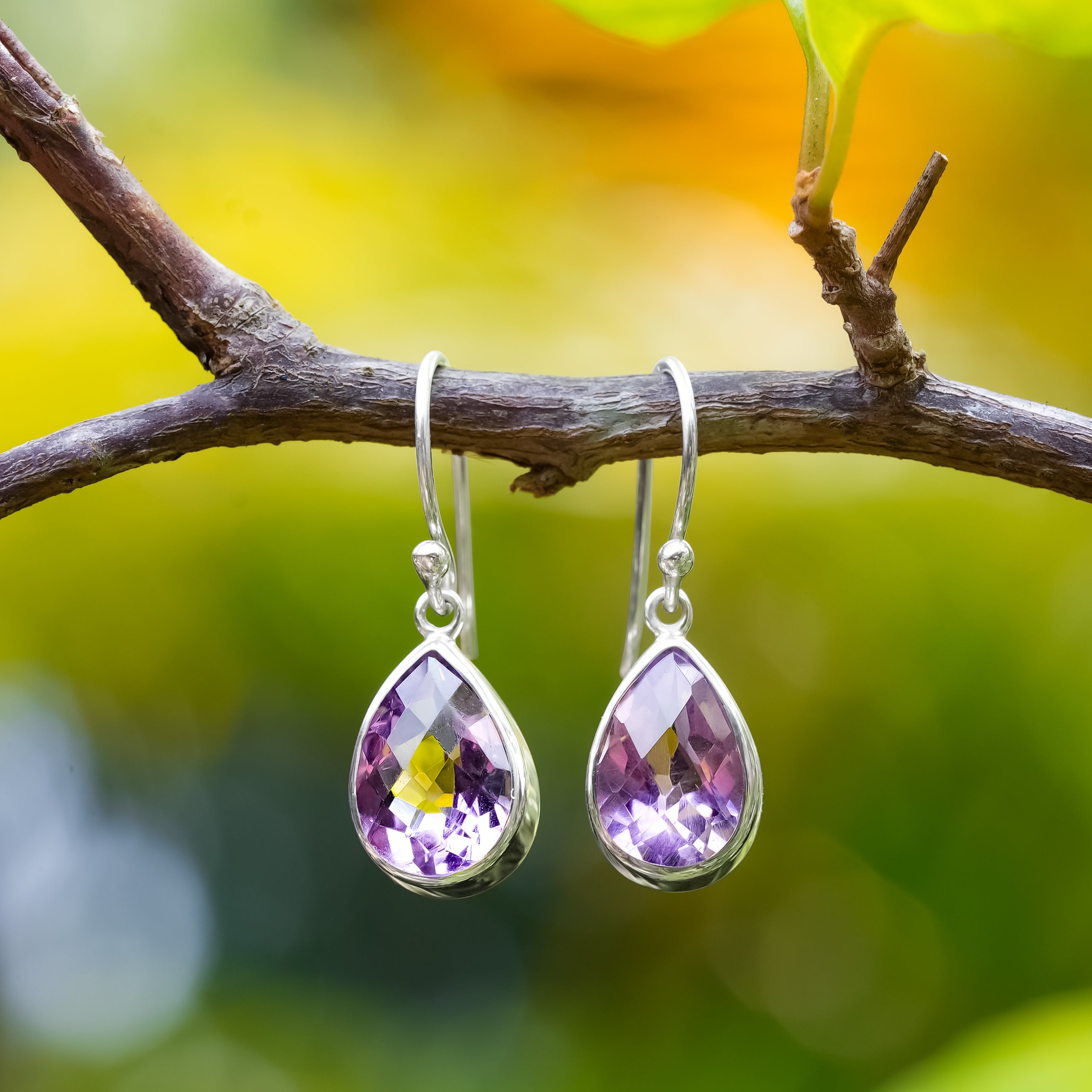 Aretes colgantes facetados con amatista Starborn en plata de ley