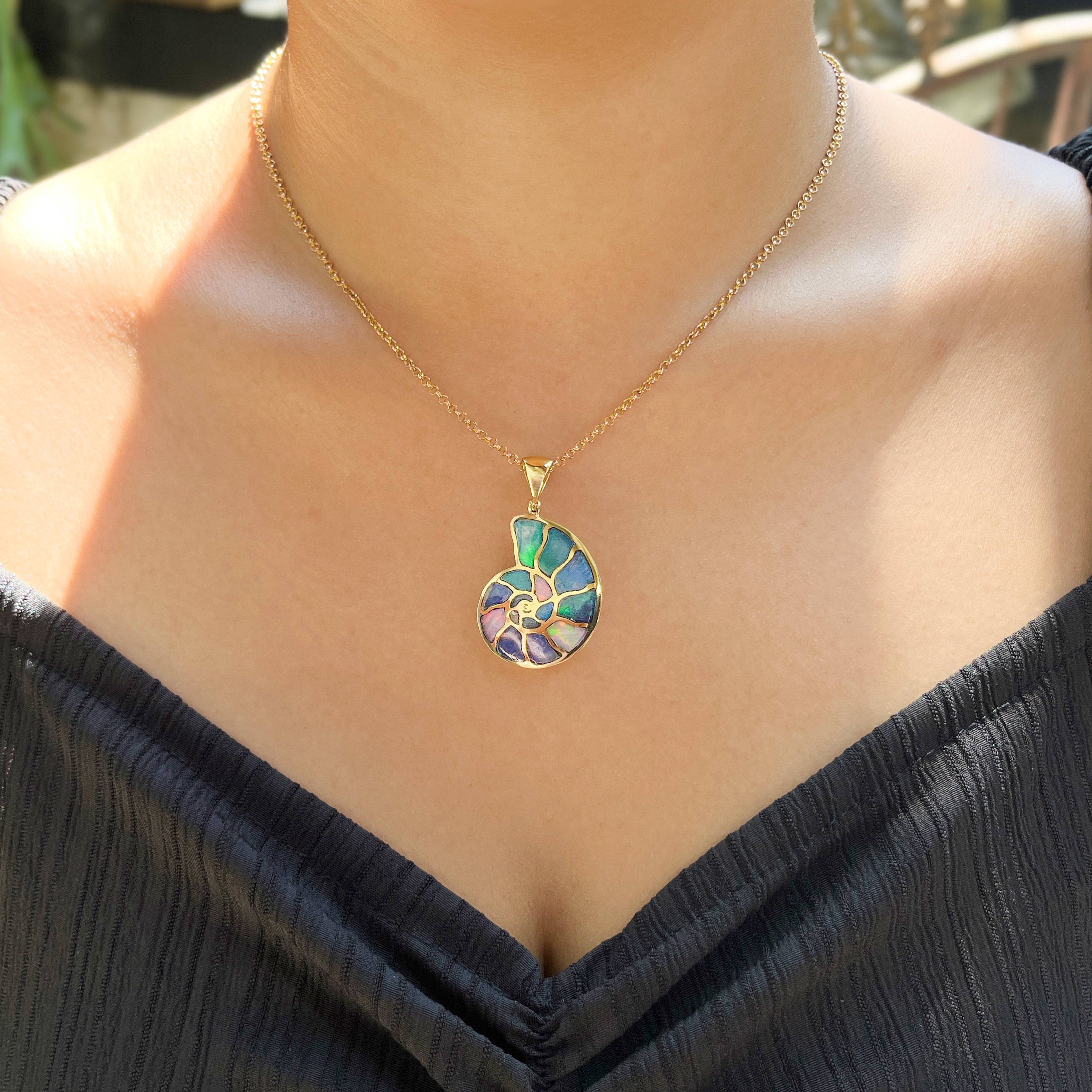 Starborn Äthiopischer Opal Inlay Nautilus Ammonit Anhänger in Sterlingsilber