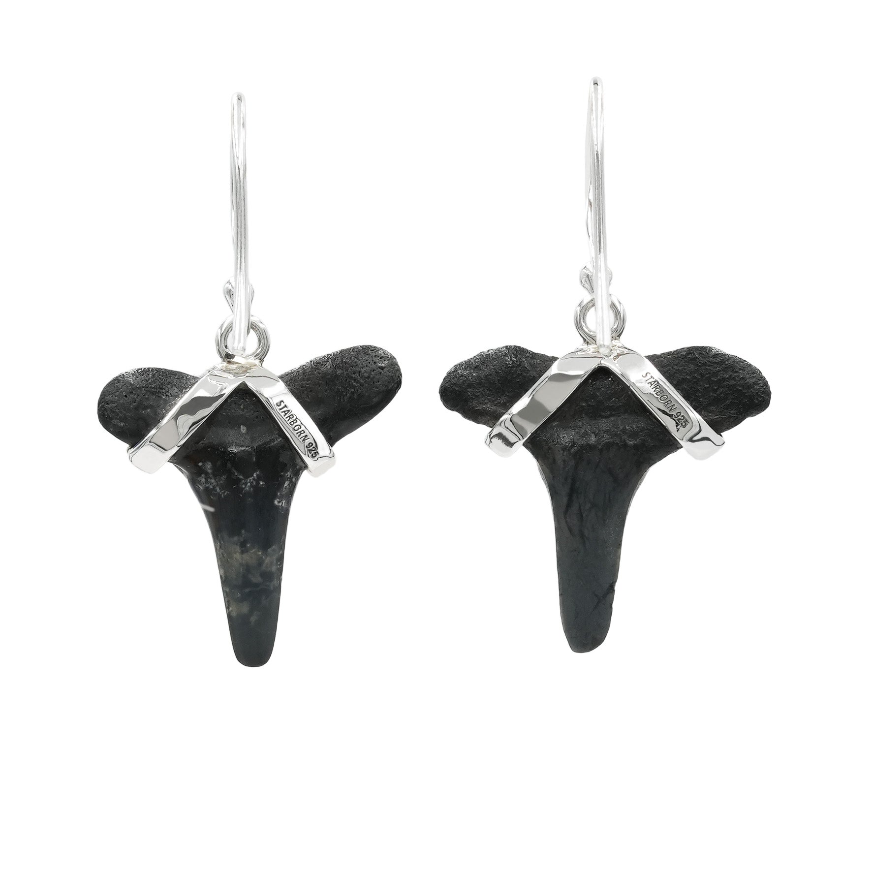 Pendientes de plata de ley con dientes de tiburón fósil