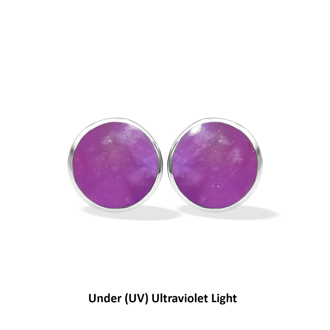 Aretes estilo poste redondo de 20 mm con hackmanita fluorescente Starborn en plata de ley