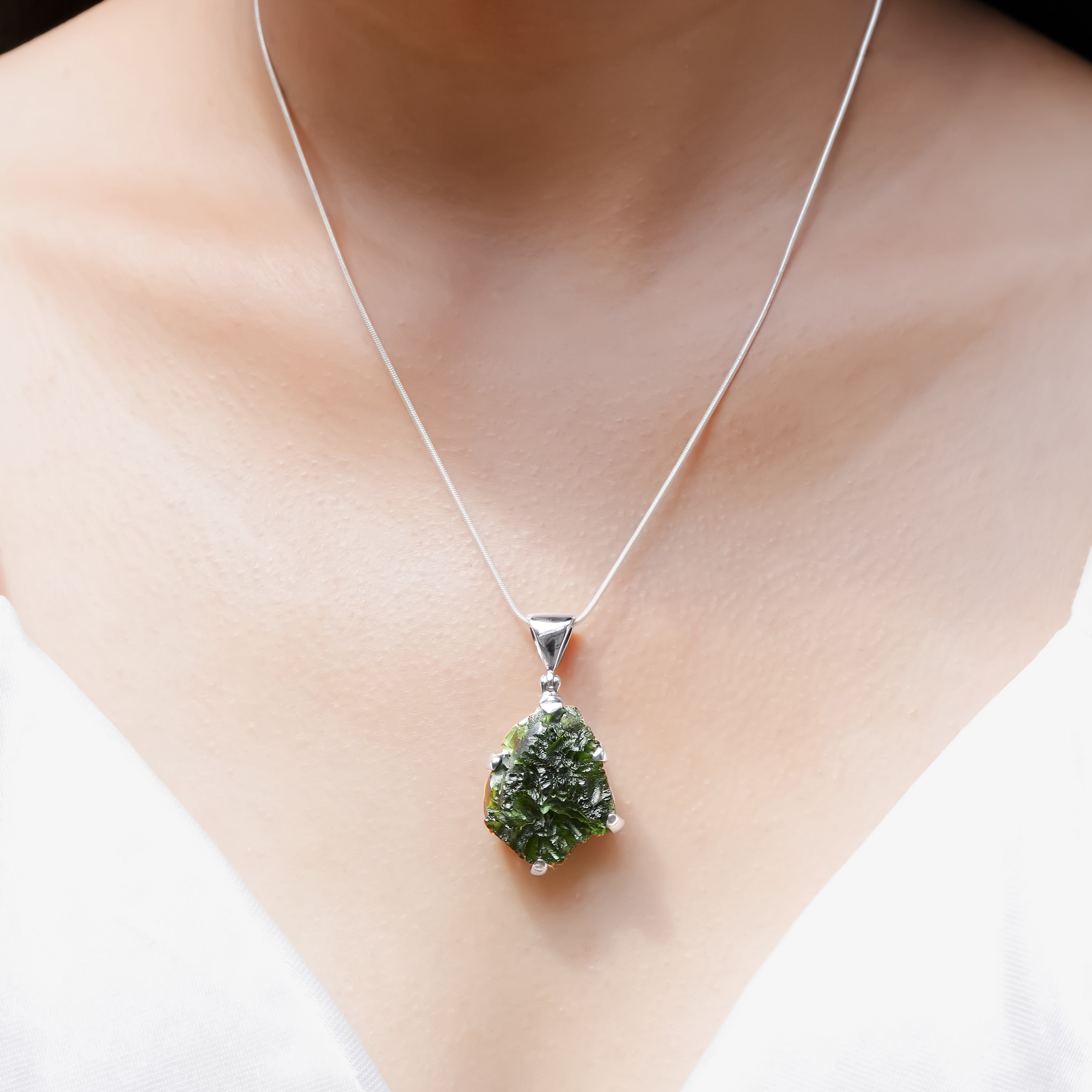 Starborn Sterling Silver Natural (20-30ct) Moldavite Pendant