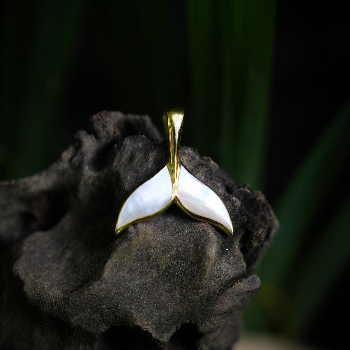 Starborn – Walschwanz-Anhänger aus Sterlingsilber mit Perlmutt