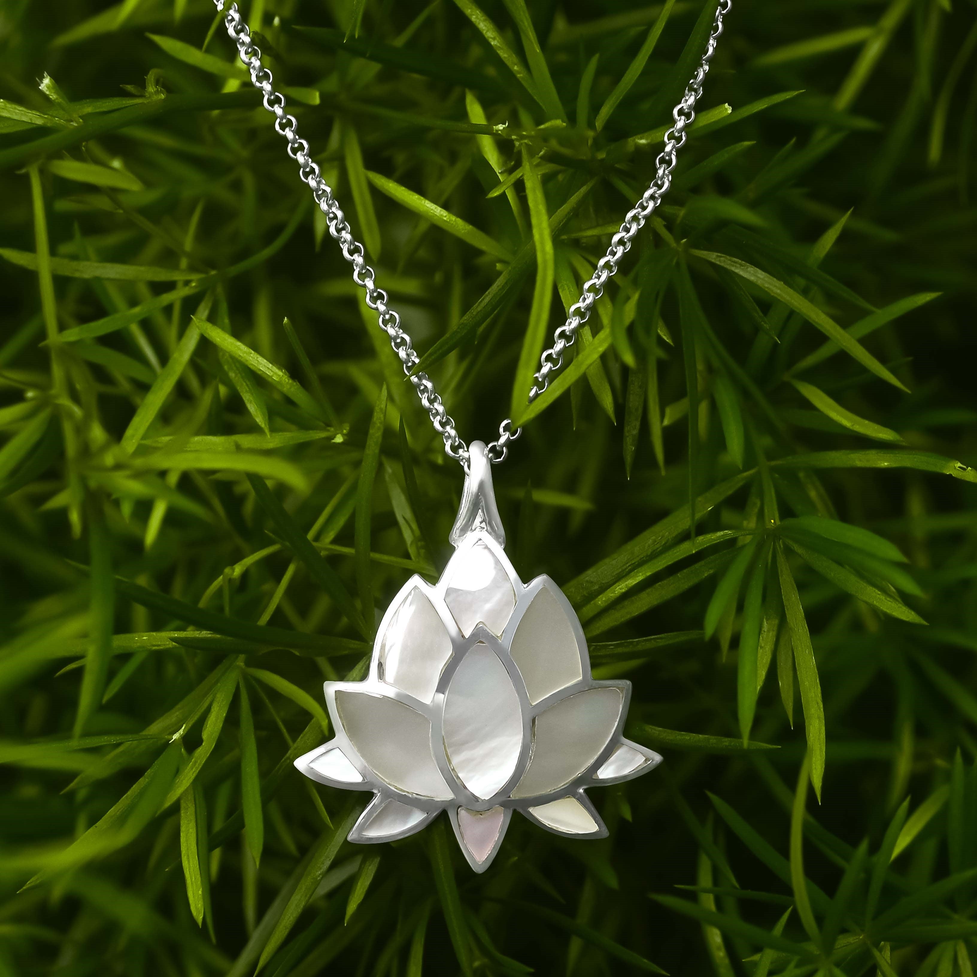 Starborn Bunter Ammolit-Lotus-Anhänger aus Sterlingsilber