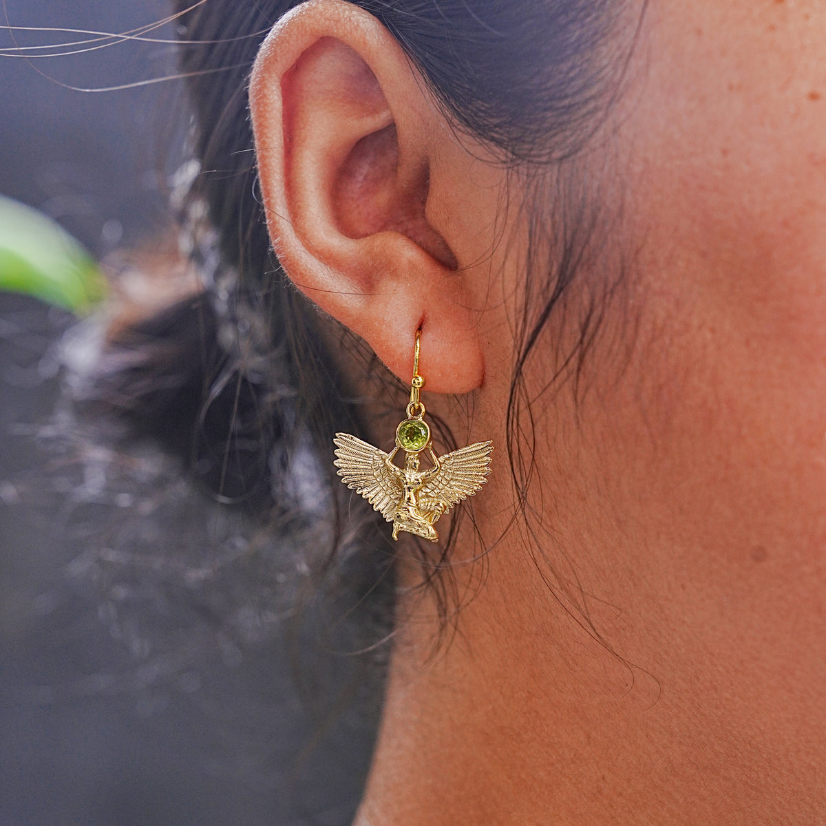 Starborn Faceted Peridot Isis Earring in Nordic Gold
