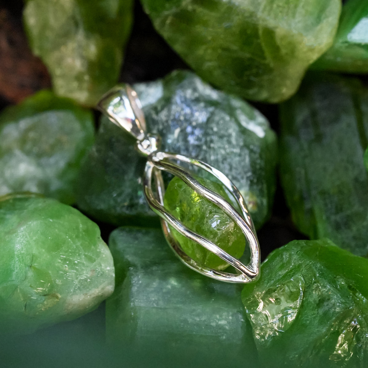 Starborn Peridot Kristall Spiralkäfig Anhänger in Sterling Silber