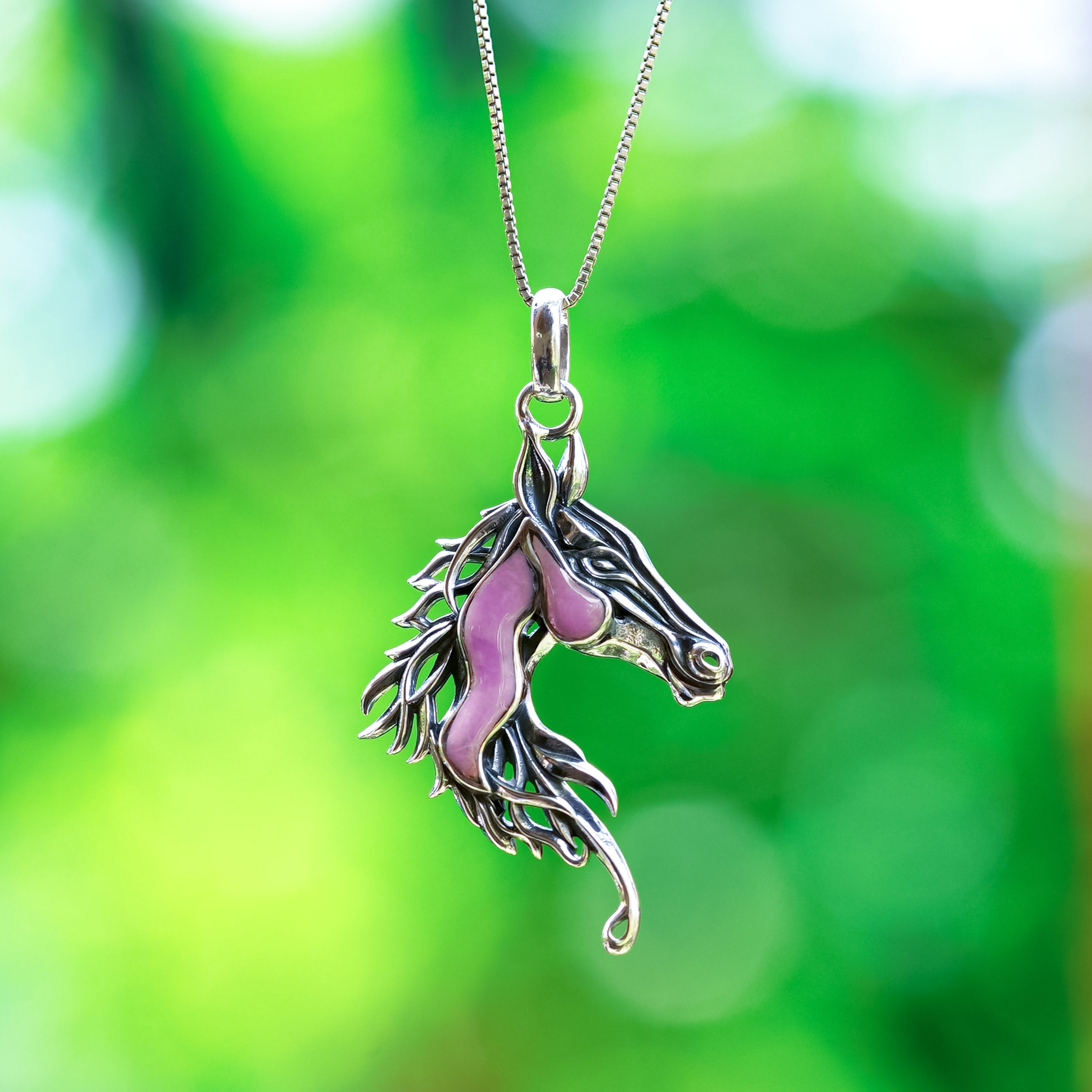Colgante con cabeza de caballo de fosfosiderita Starborn en plata de ley