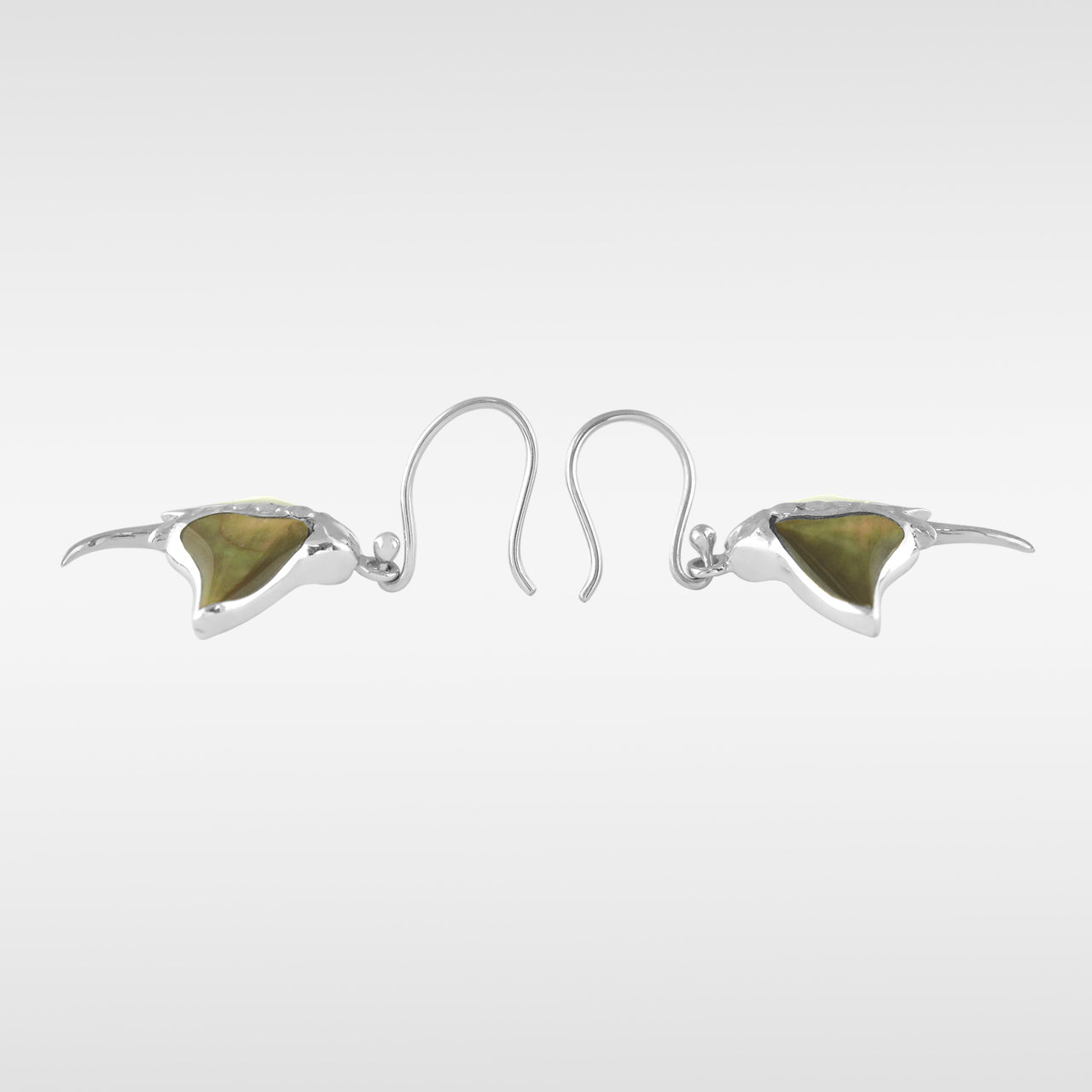 Pendientes de mantarraya con piedras preciosas de Starborn en plata de ley