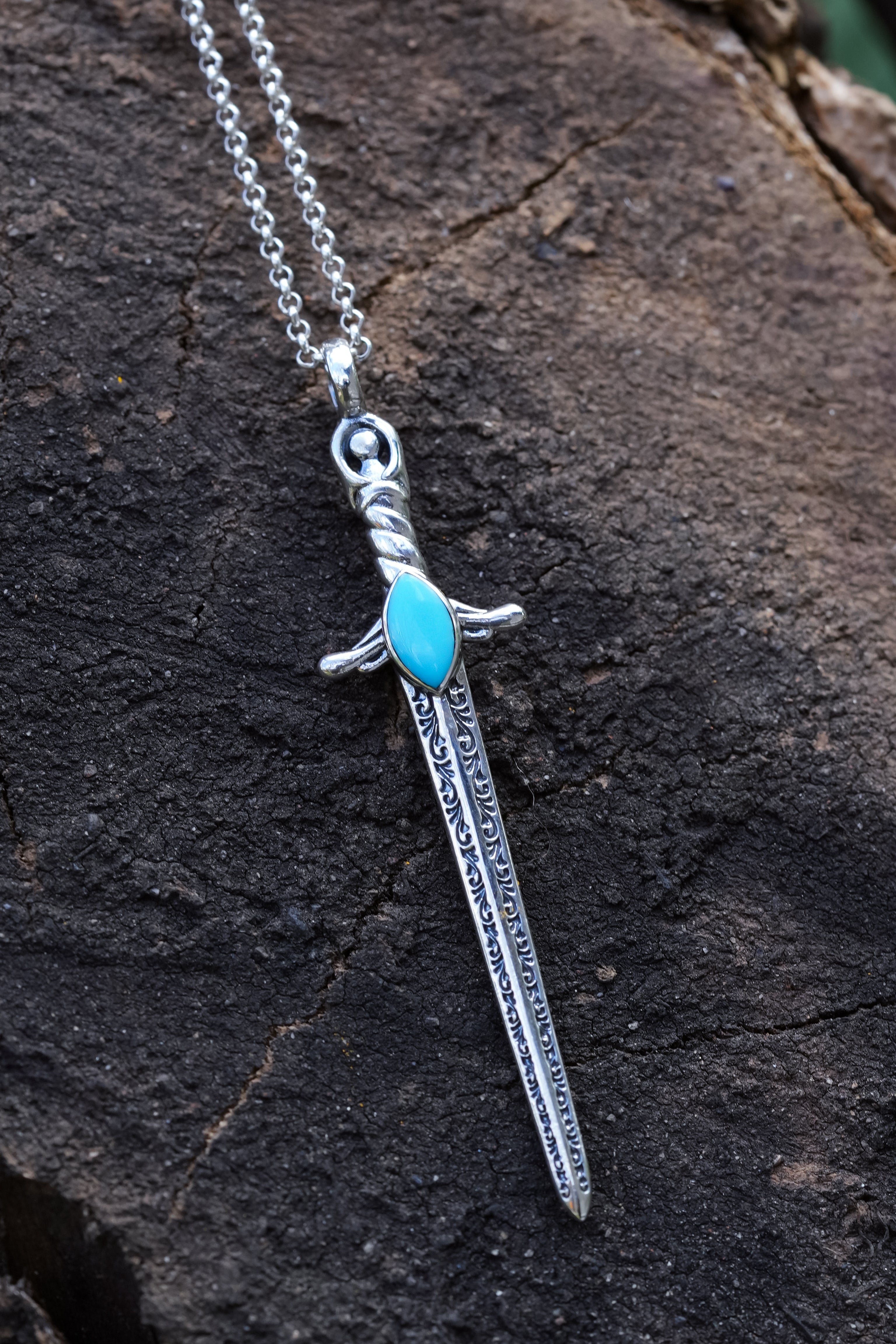 Colgante de espada de turquesa La bella durmiente Starborn en plata de ley