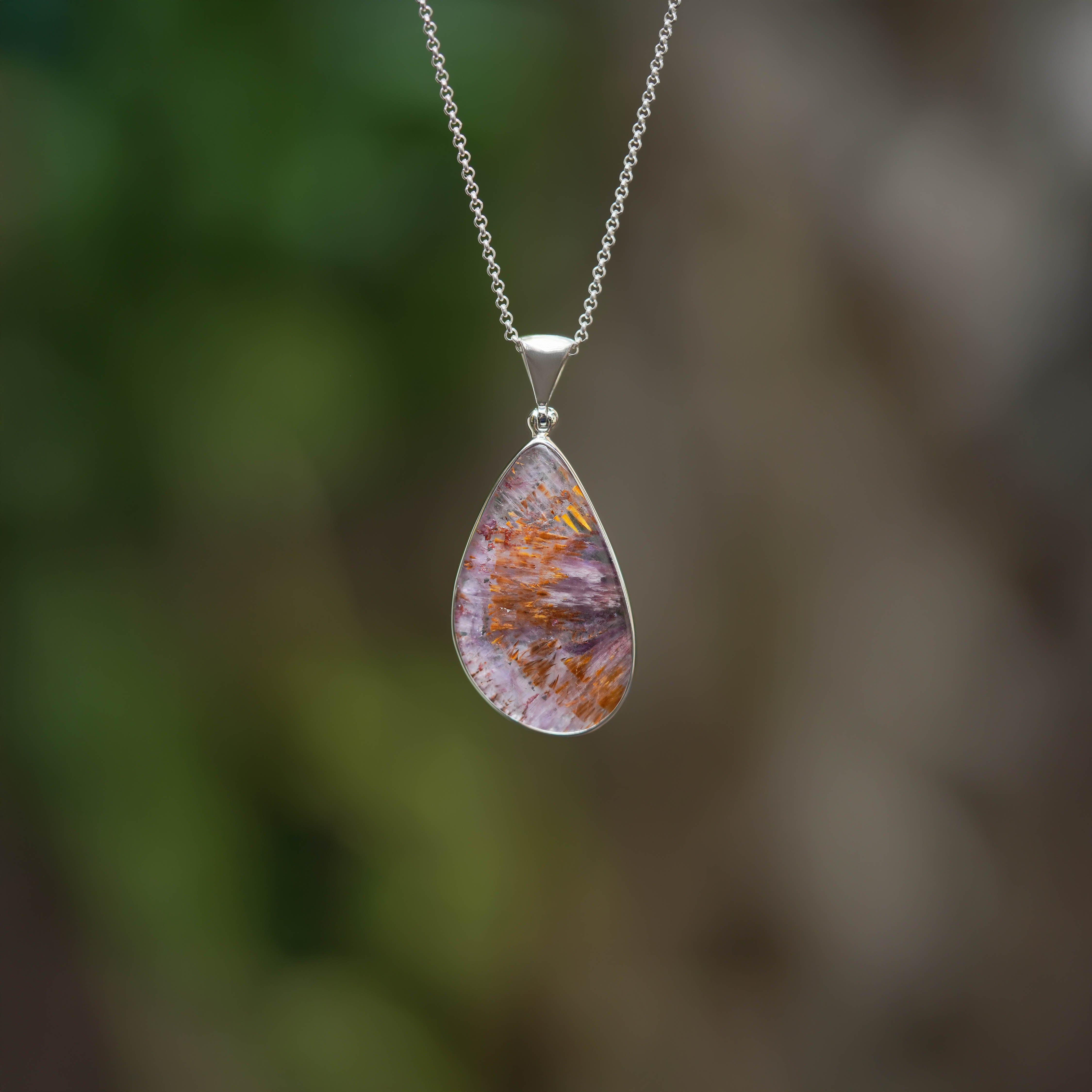 Starborn Amethyst-Cacoxenit-Anhänger in Freiform aus Sterlingsilber