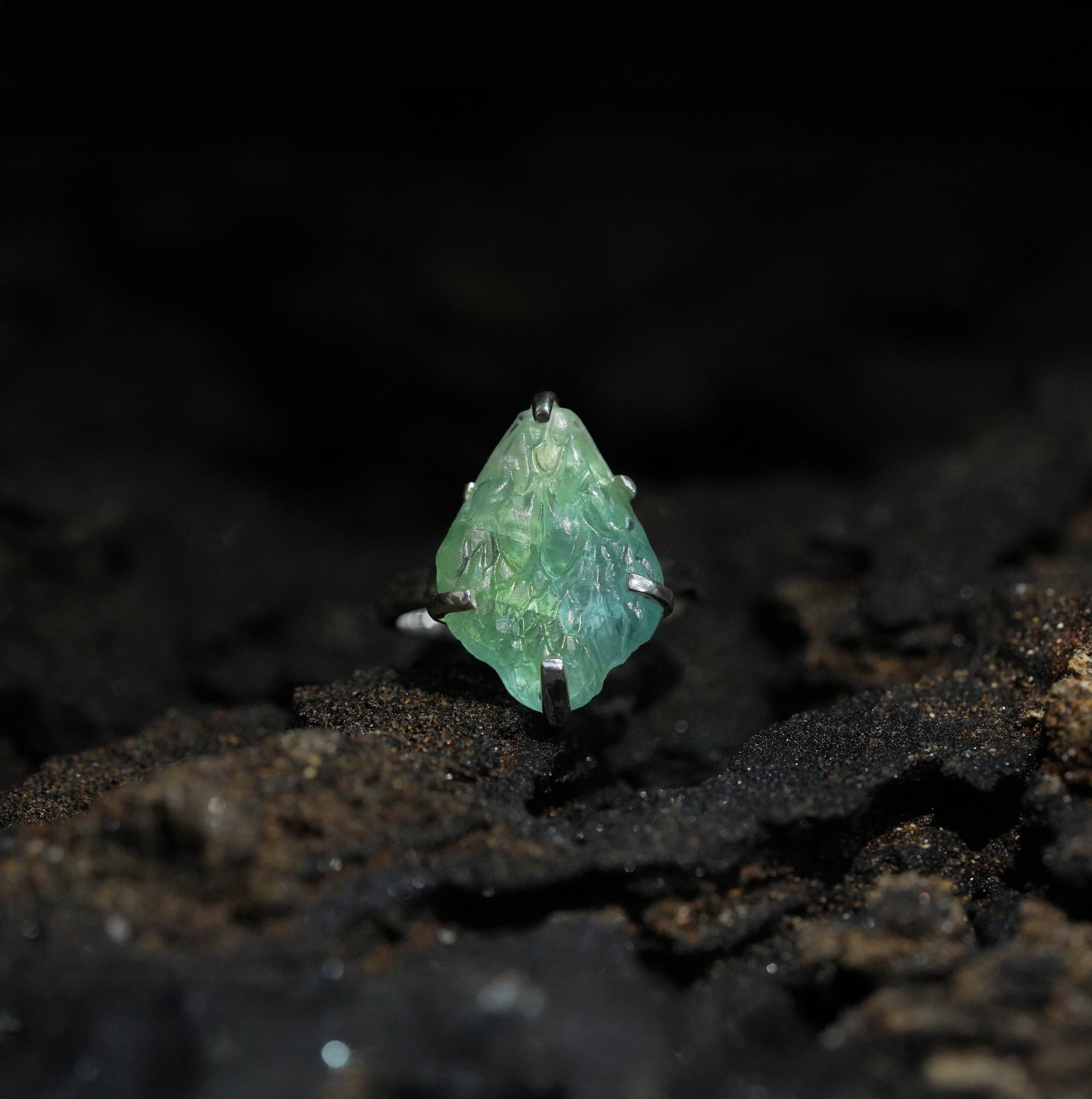Starborn Hand-Carved Green Fluorite Snake Head Ring in Sterling Silver - Size 9