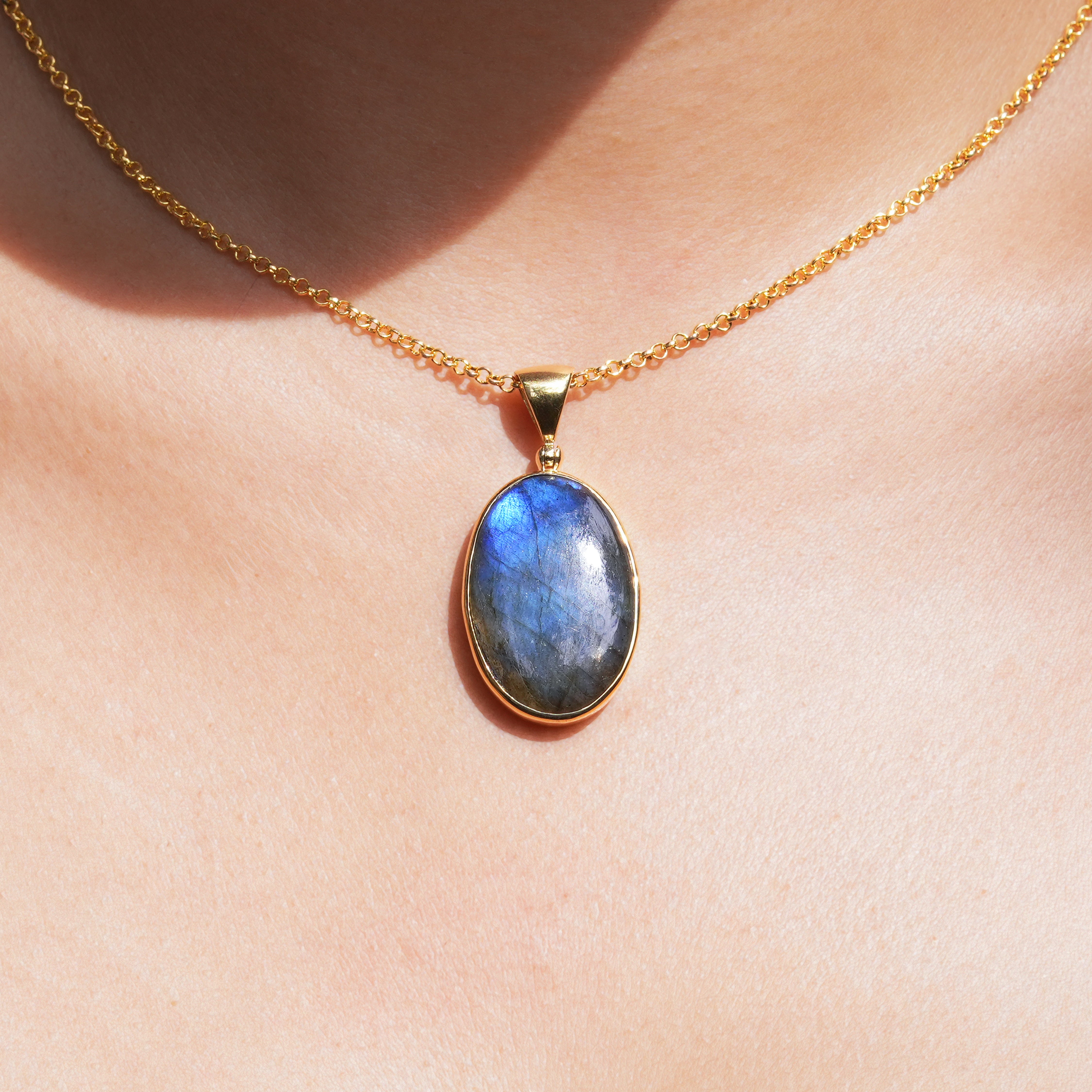 Starborn Labradorit Oval-Anhänger in Nordischem Gold