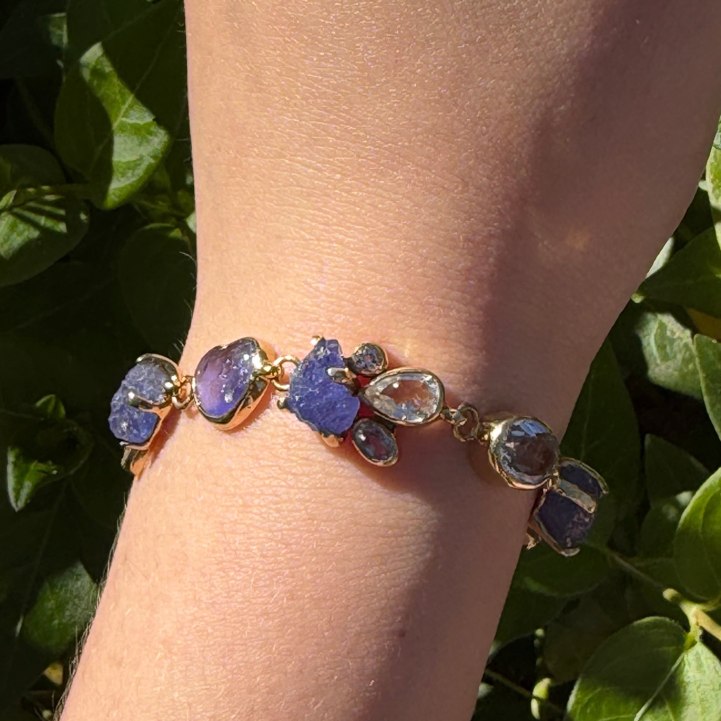Starborn Tanzanite Heart Bracelet in Nordic Gold