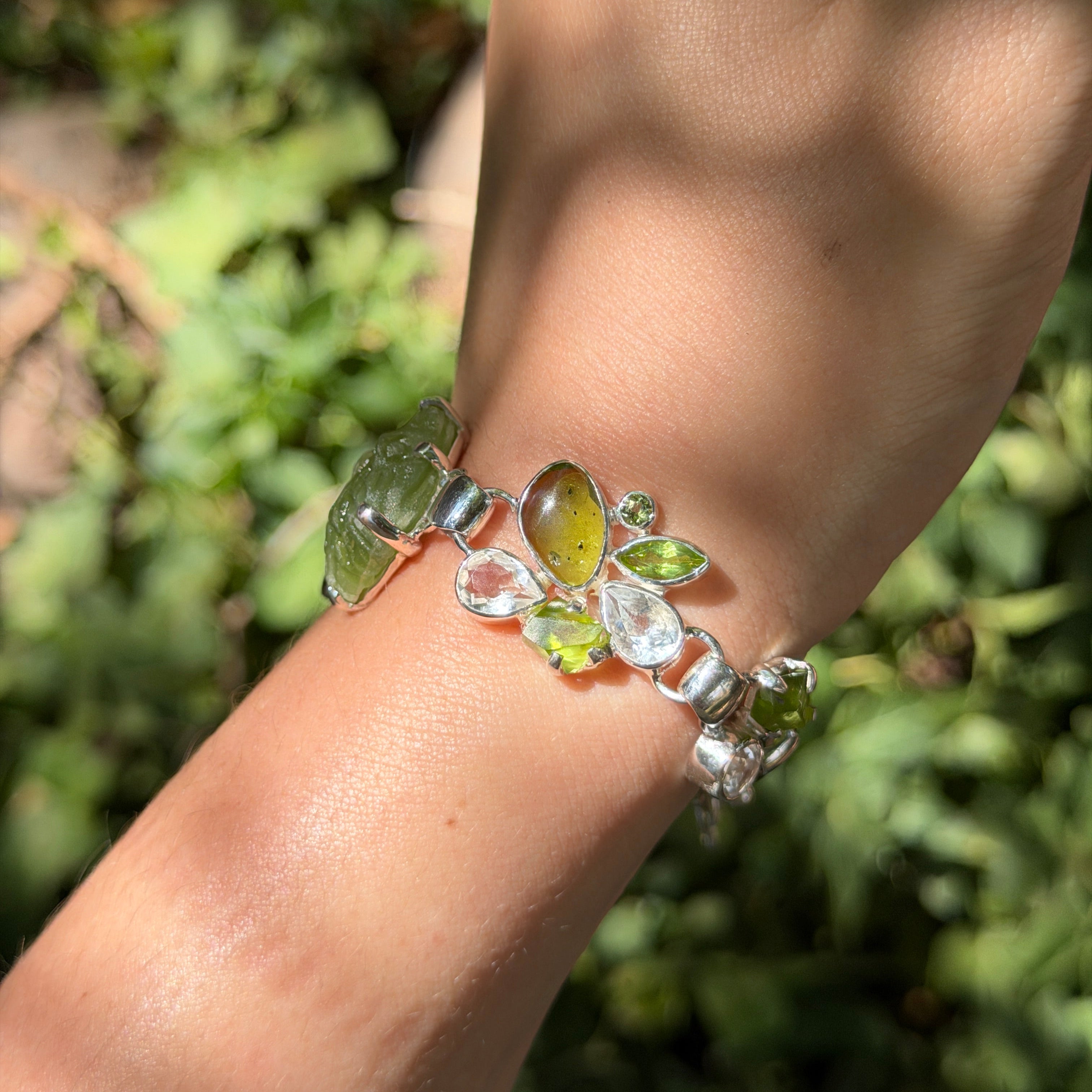 Starbrorn Airizona Peridot Snake Head Bracelet in Sterling Silver