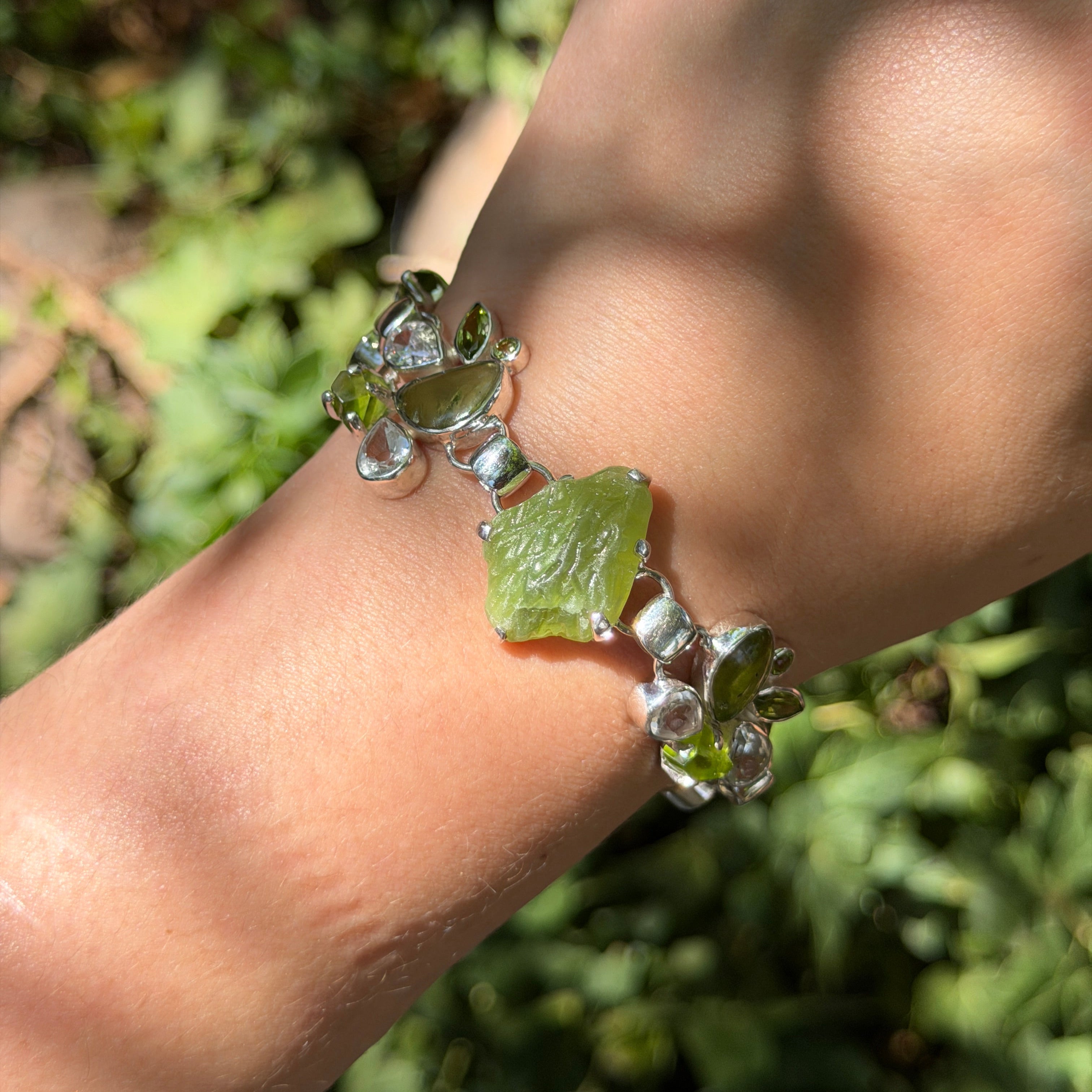 Starbrorn Airizona Peridot Snake Head Bracelet in Sterling Silver