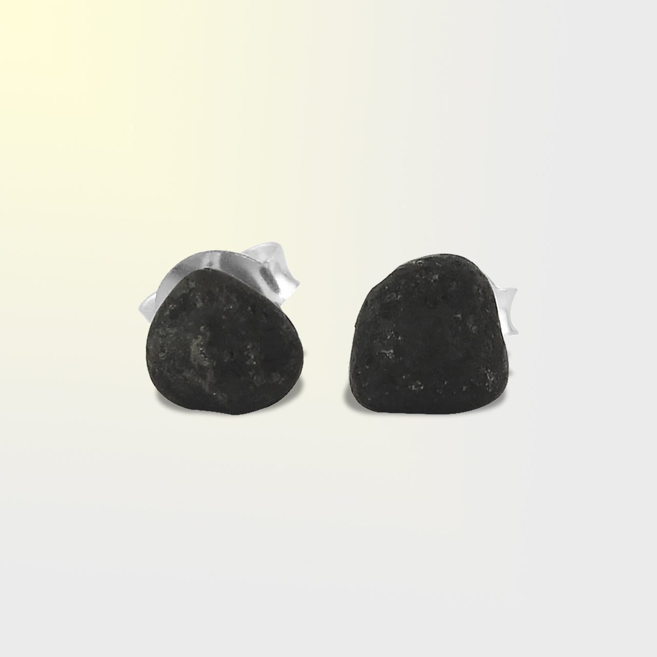 Aretes con forma de poste de meteorito Agoudal áspero de Starborn en plata de ley