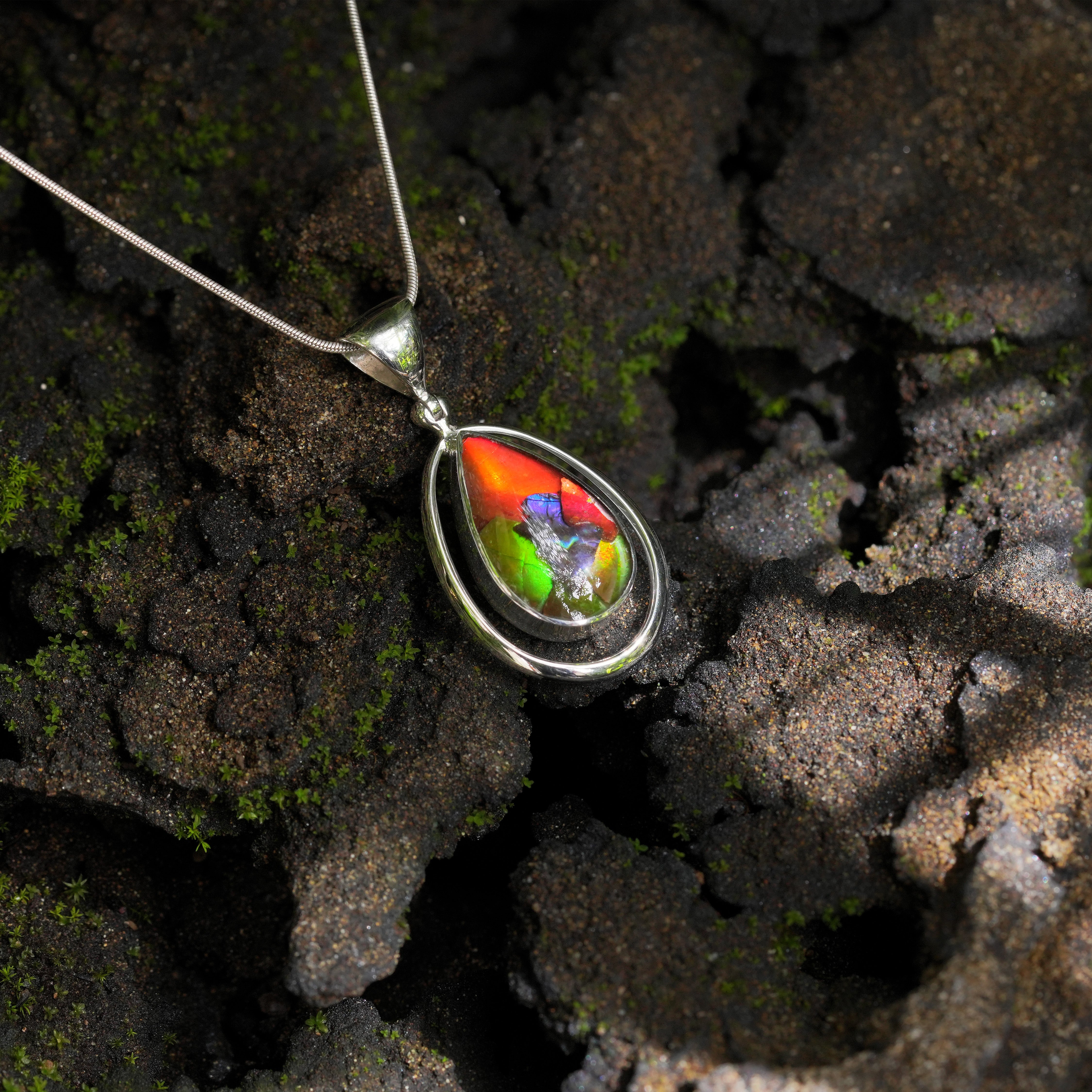 Starborn Ammolite Birnenanhänger mit Rahmen in Sterling Silber