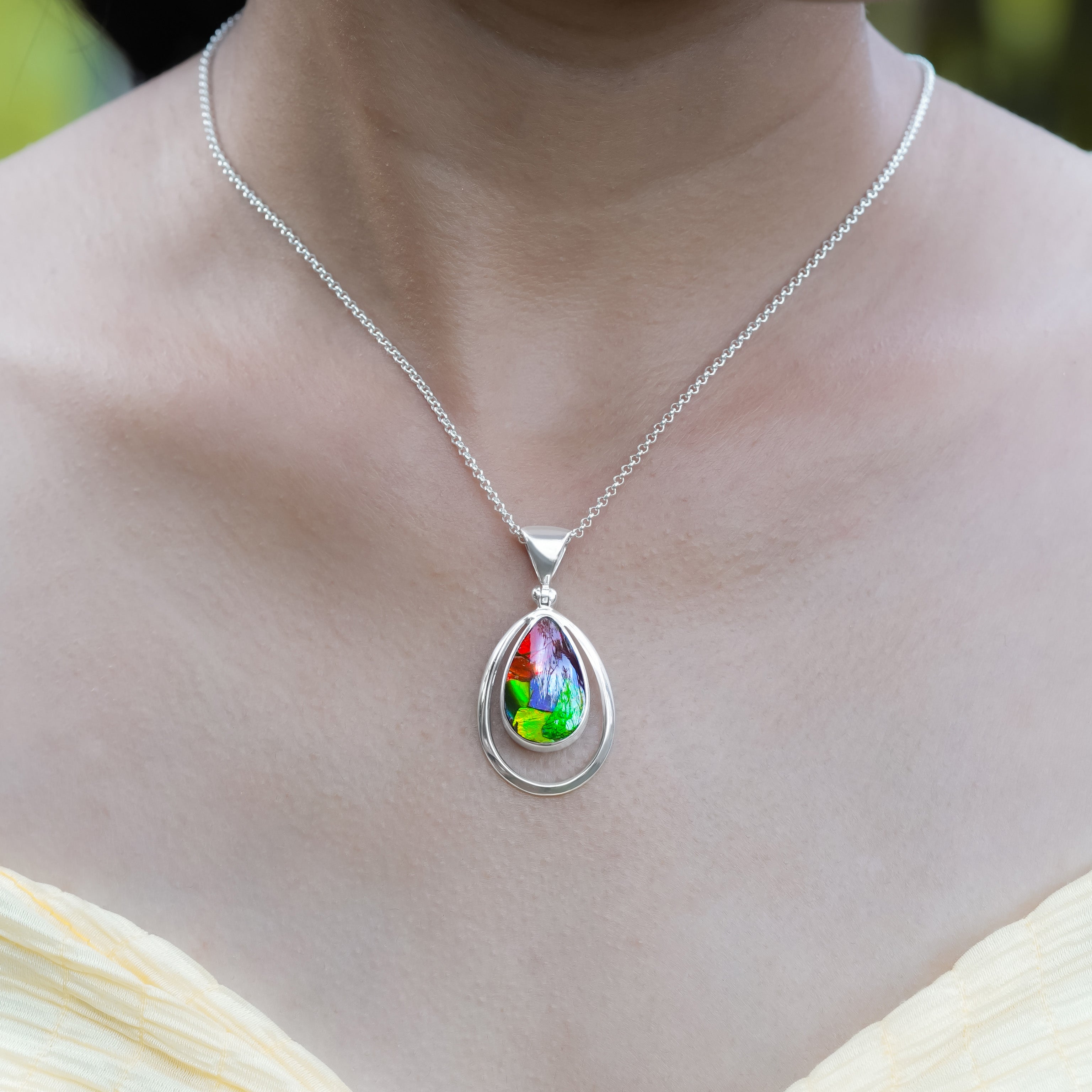 Starborn Ammolite Birnenanhänger mit Rahmen in Sterling Silber