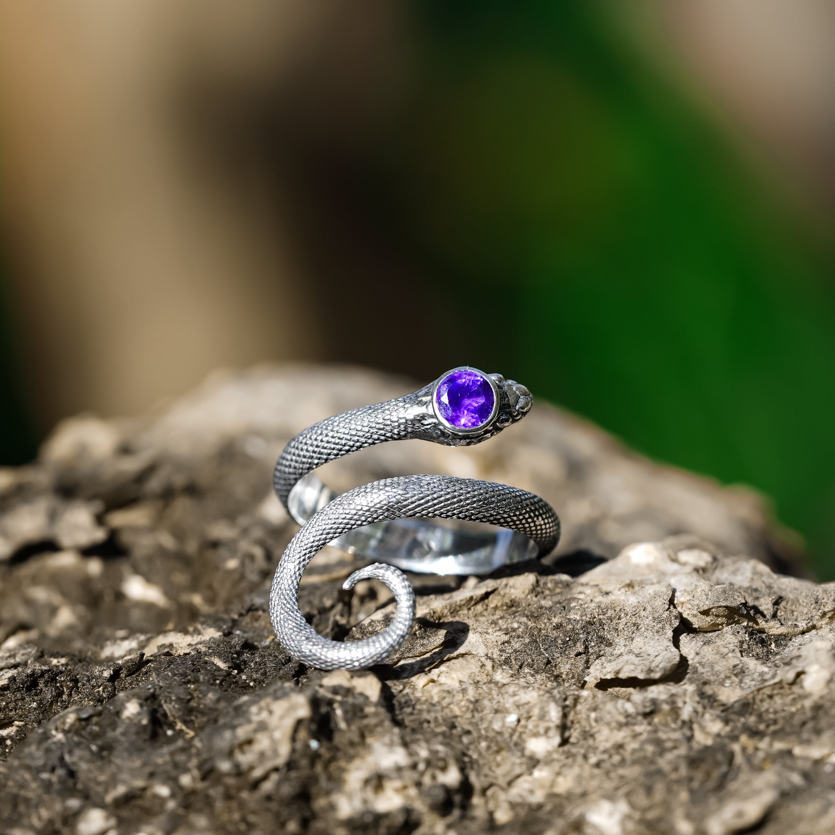 Starborn Spiralschlangenring mit facettiertem Amethyst in Sterlingsilber