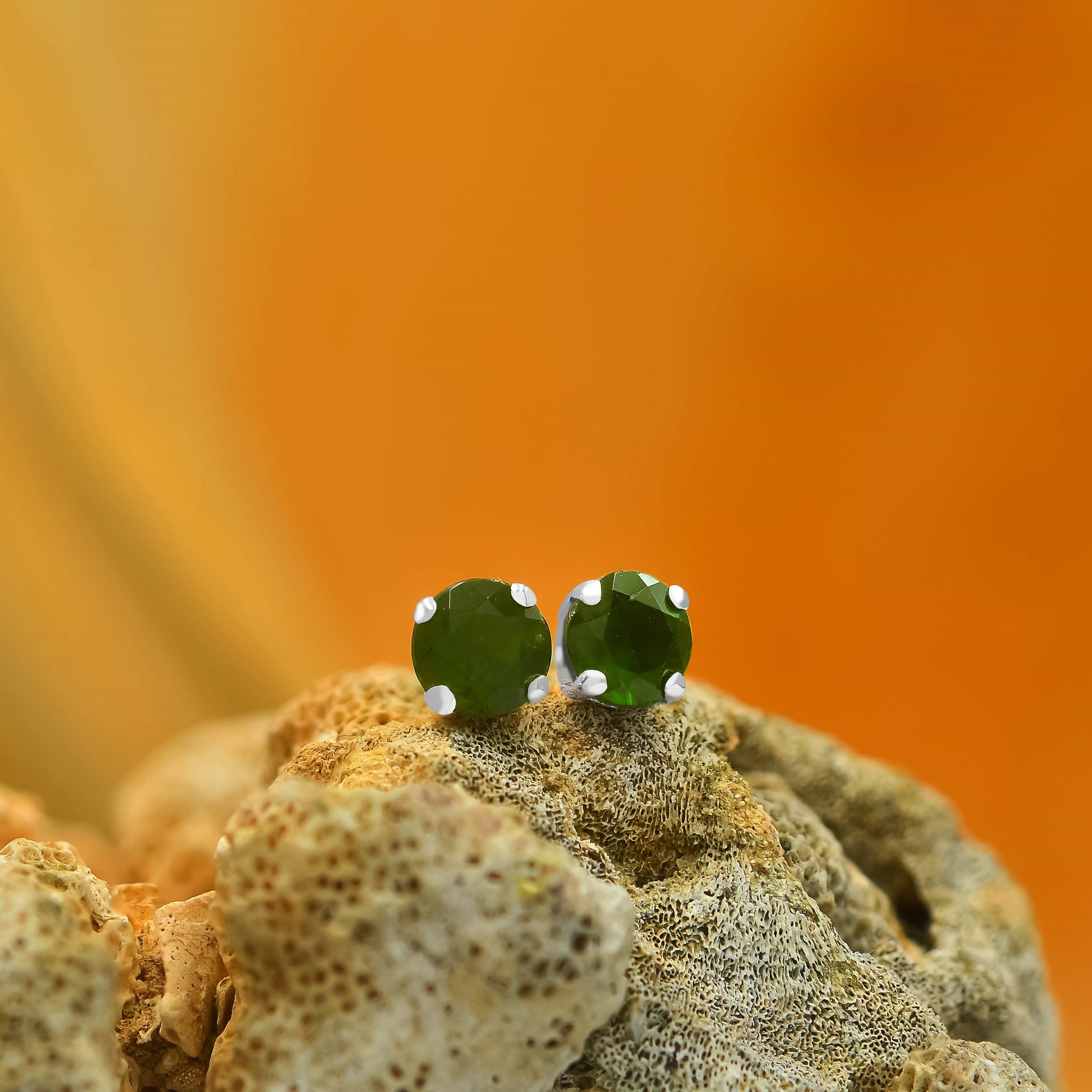 Starborn Chrome Diopside Faceted Round Post Earrings in Sterling Silver, 5 mm