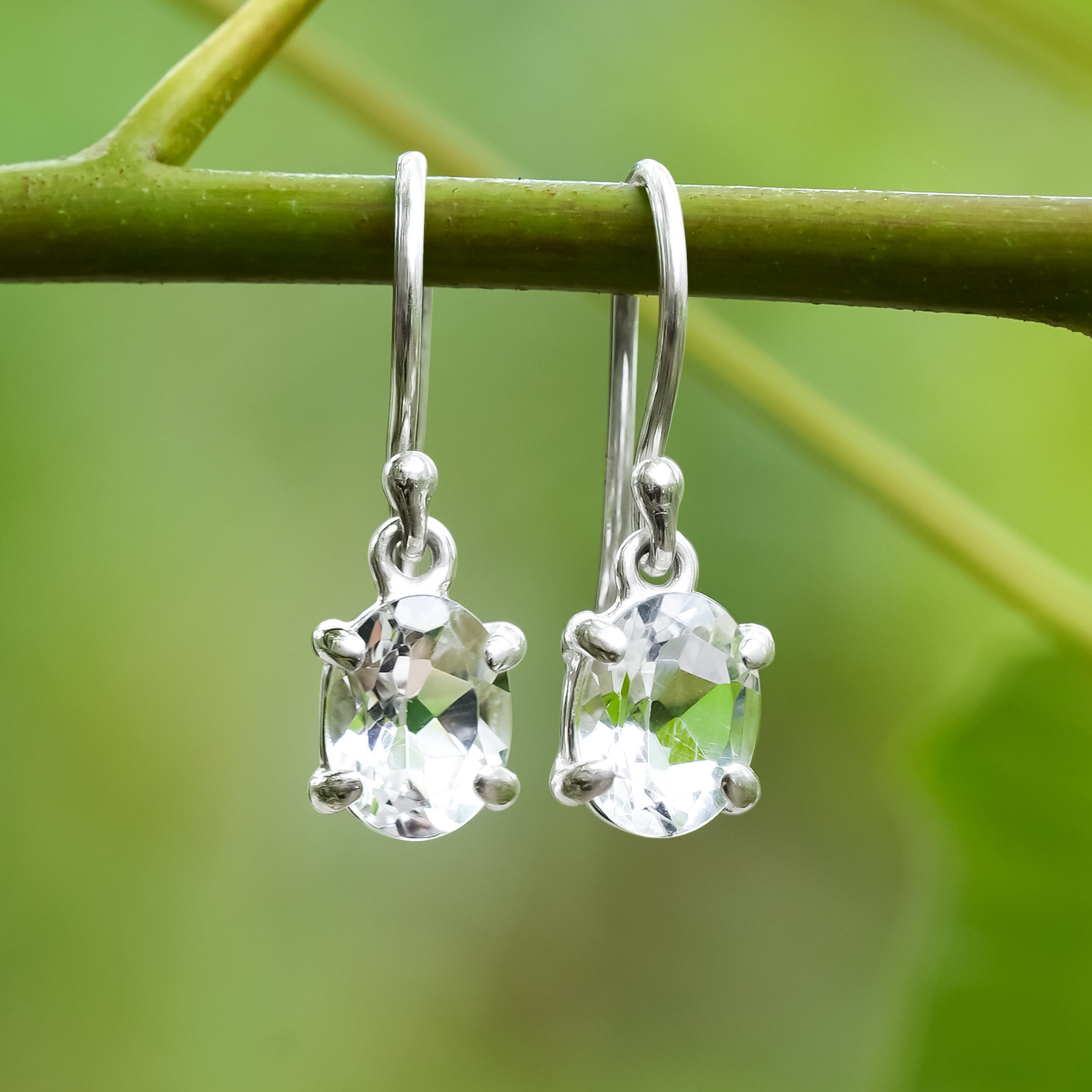 Pendientes ovalados facetados de danburita Starborn en plata de ley 