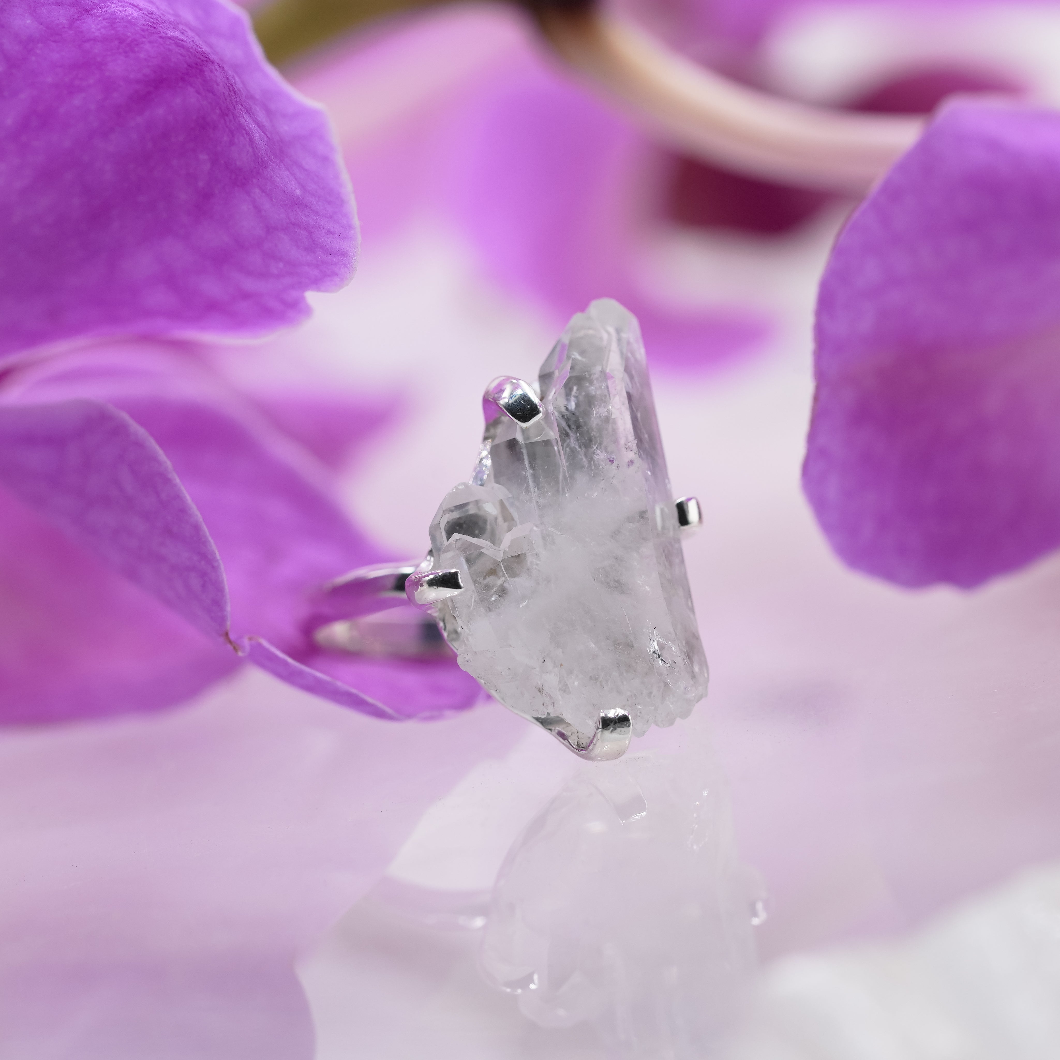 Anillo con engarce de puntas de cuarzo desvanecido Starborn en plata de ley