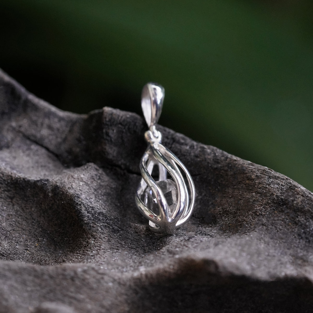 Colgante con engarce de diamantes Herkimer de Starborn en plata de ley