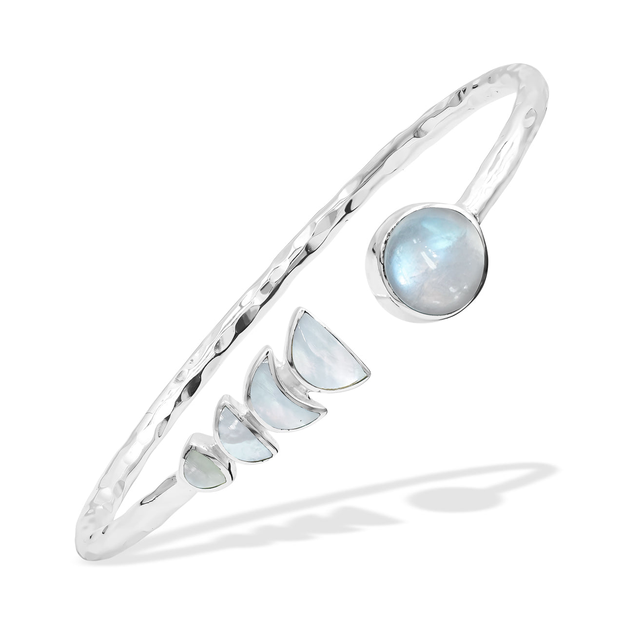 Brazalete abierto Starborn con diseño de piedras preciosas en fase lunar en plata de ley