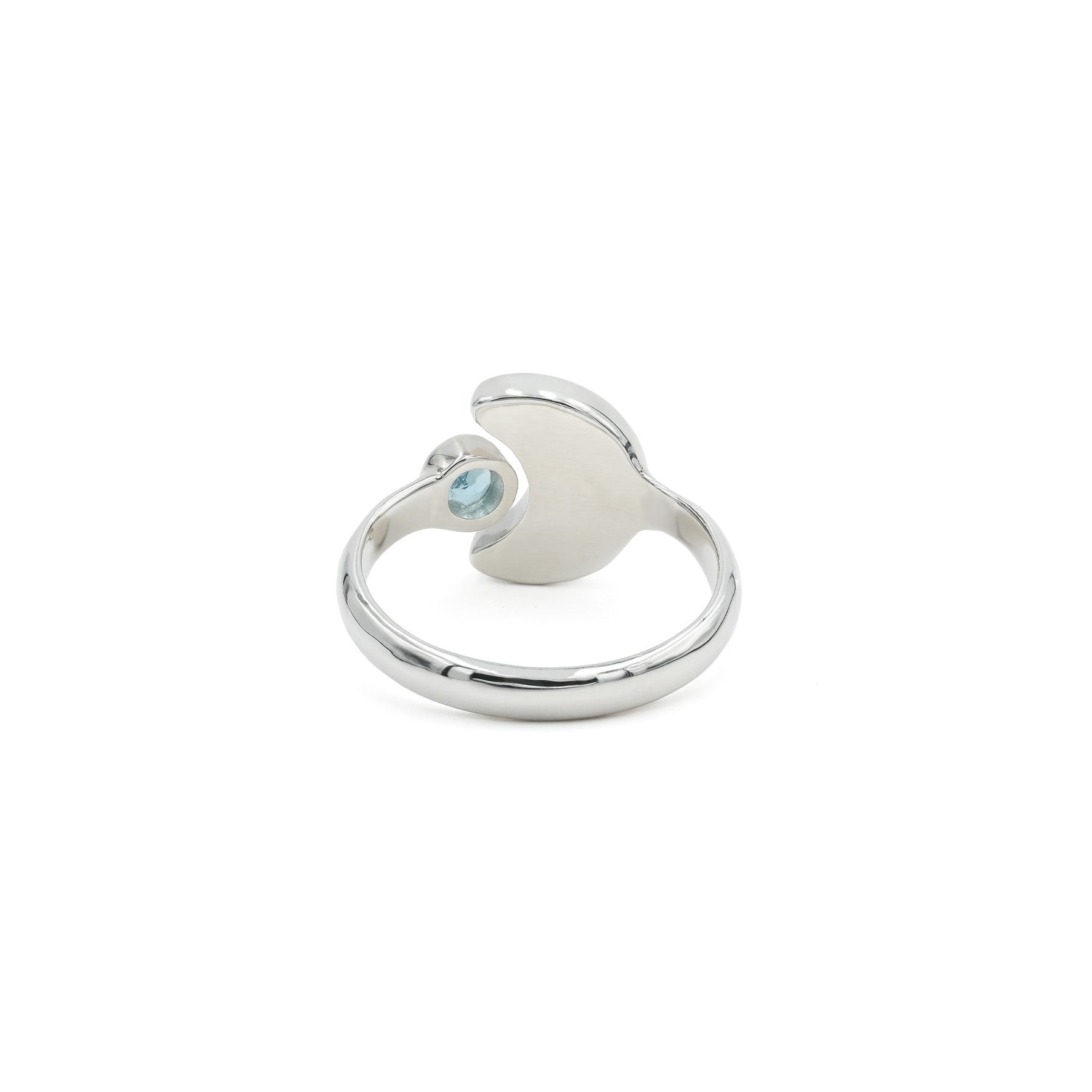 Anillo de luna creciente con topacio azul facetado y turquesa Starborn en plata de ley