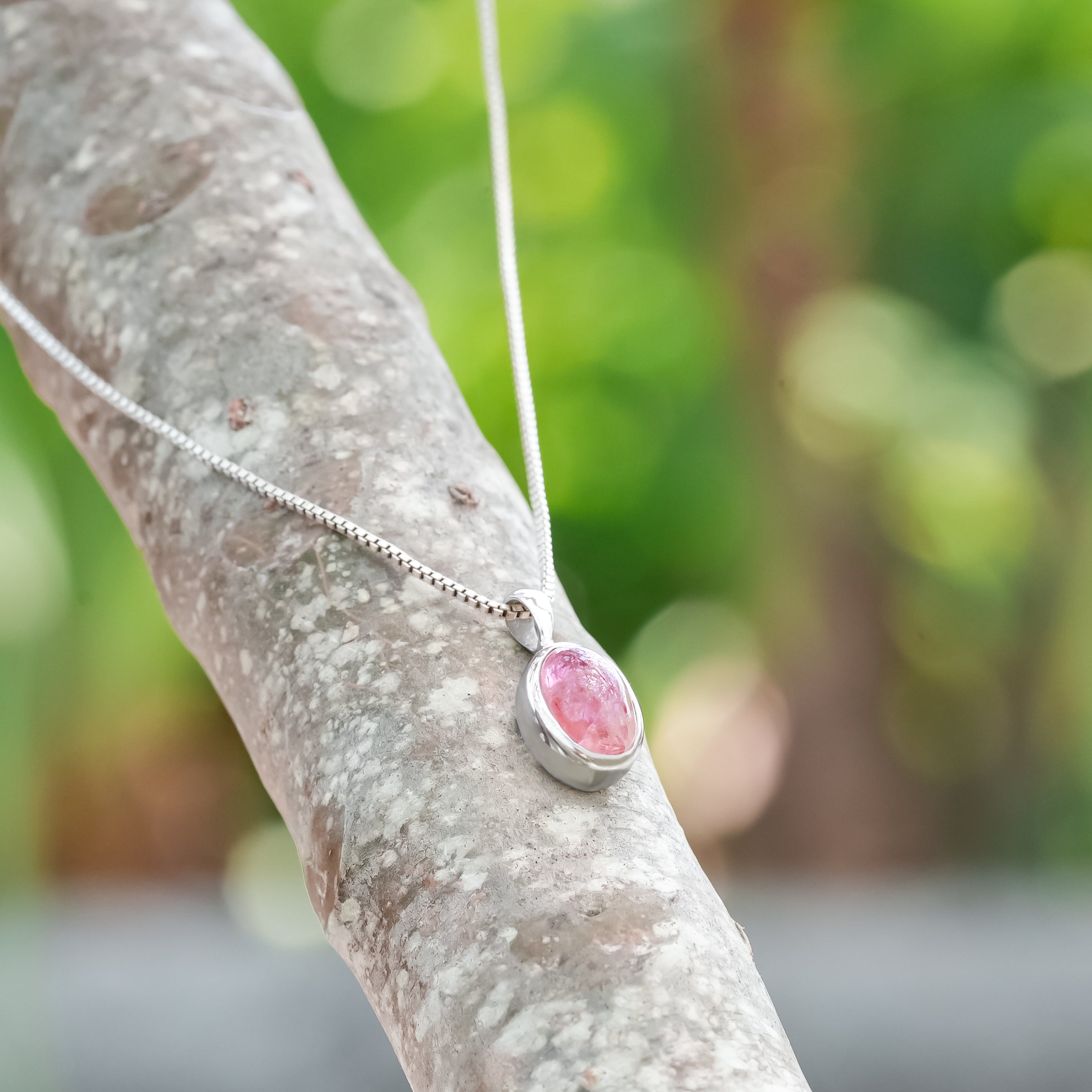 Starborn Ovaler Anhänger mit rosa Turmalin aus Sterlingsilber