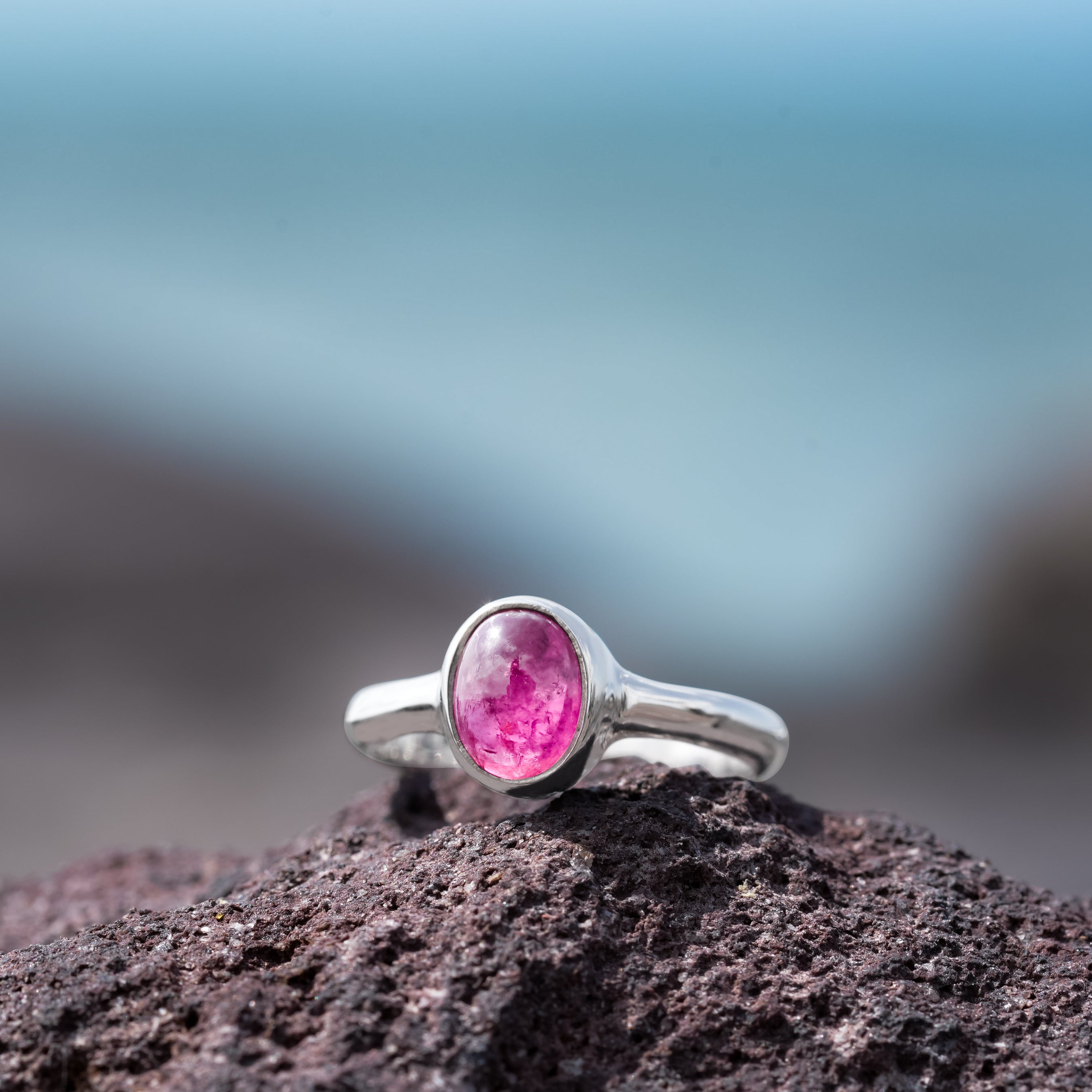Ovaler Starborn-Ring aus Sterlingsilber mit rosa Turmalin