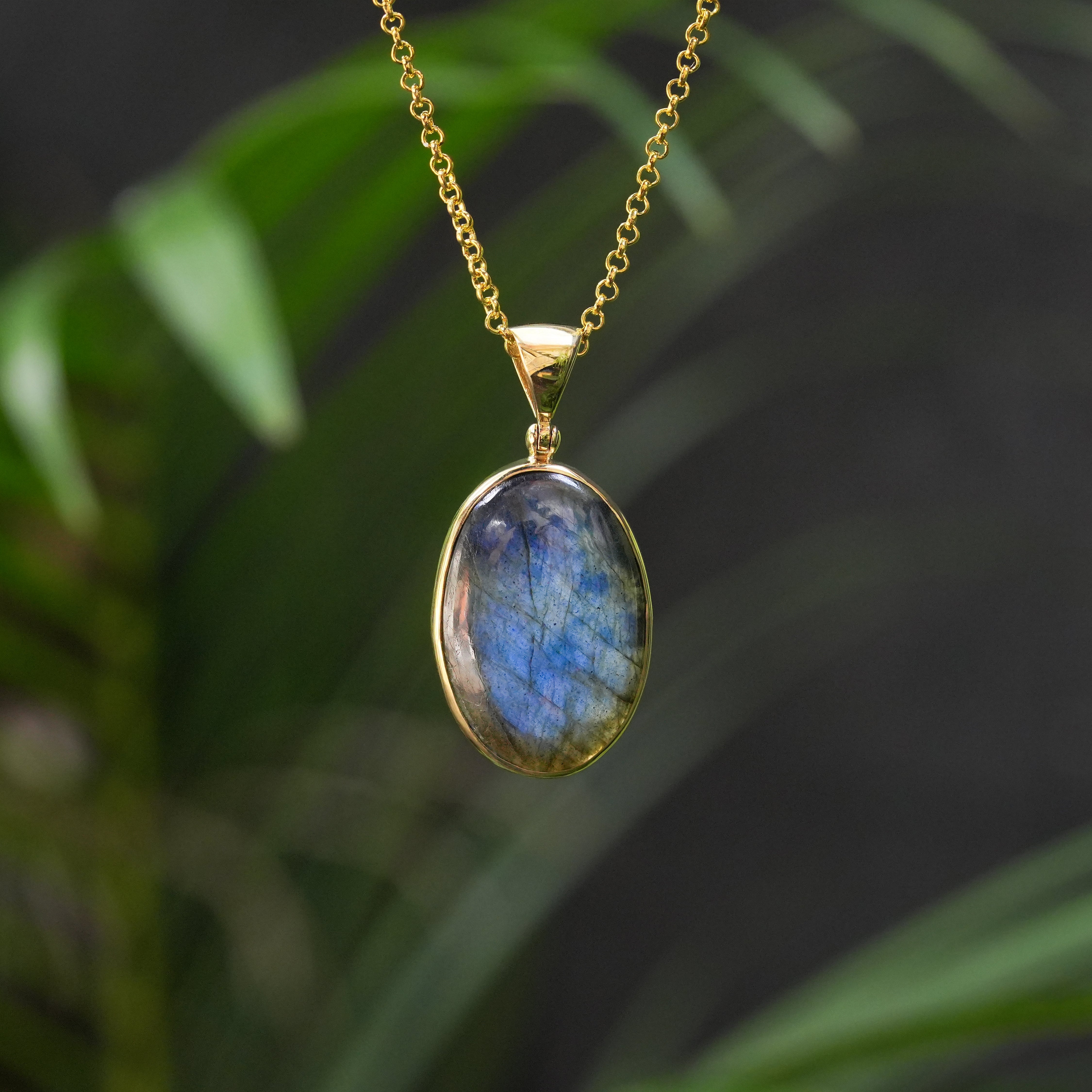 Starborn Labradorit Oval-Anhänger in Nordischem Gold