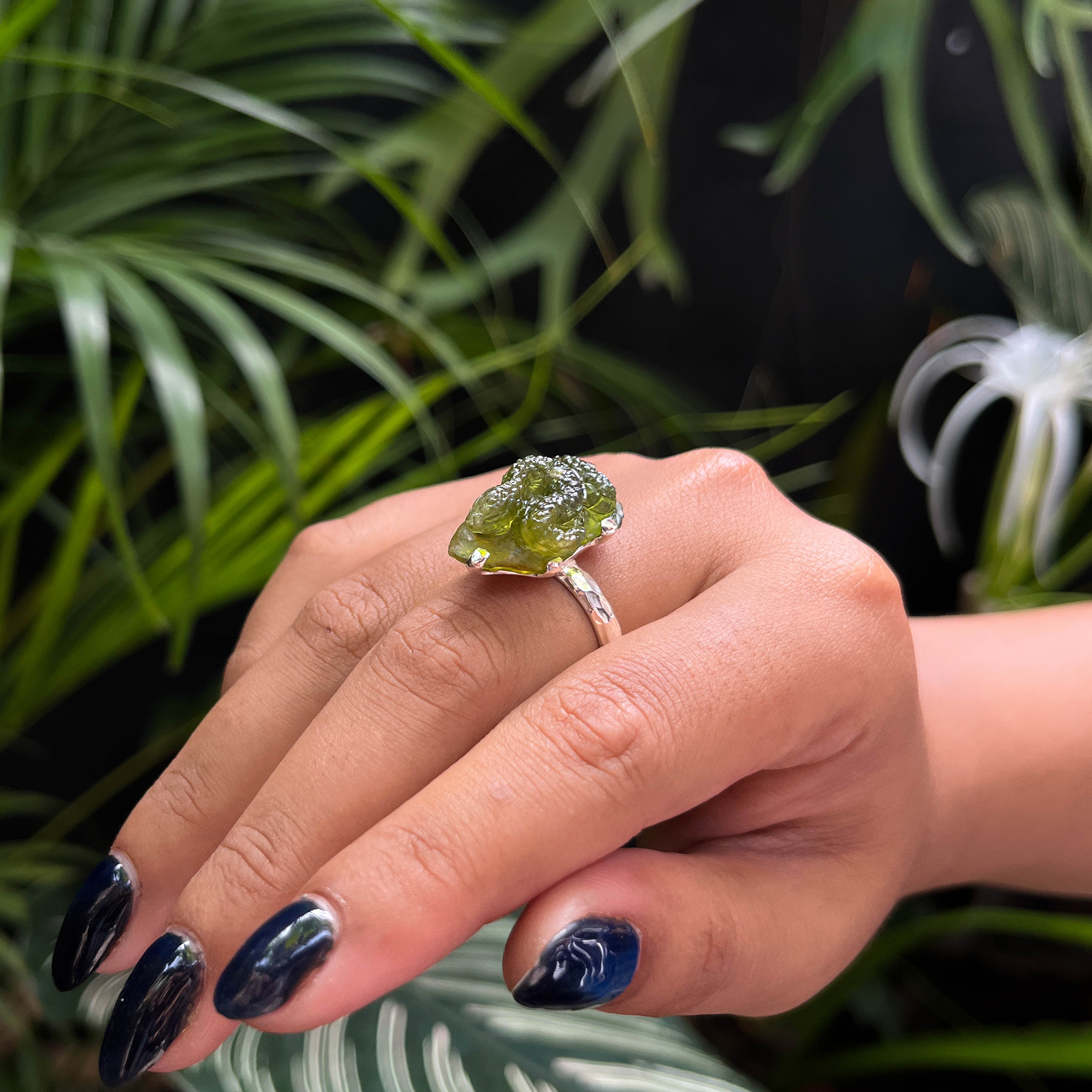 Starborn Hand-Carved Arizona Peridot Snake Ring in Sterling Silver - Size 8