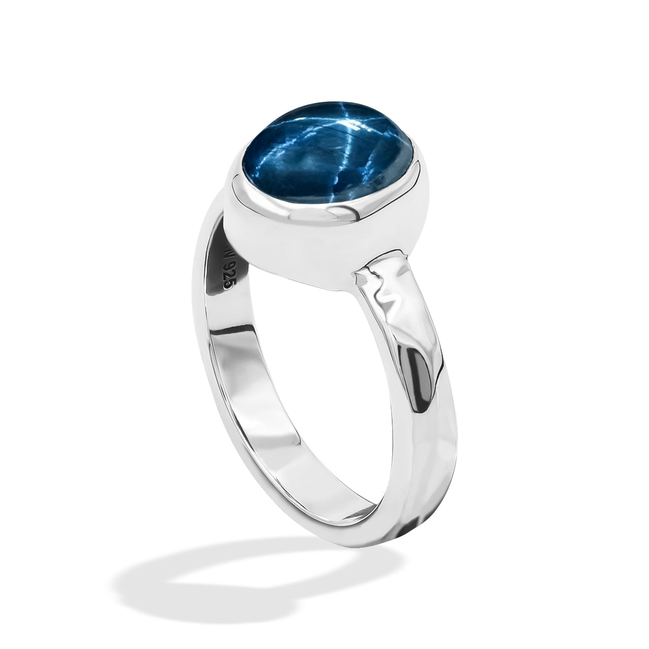 Attractive Star Sapphire Ring in Sterling Silver